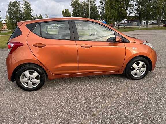 Hyundai i10 6 of 21