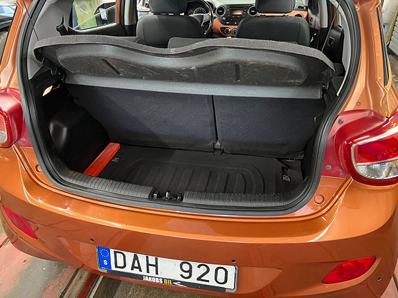 Hyundai i10 13 of 21