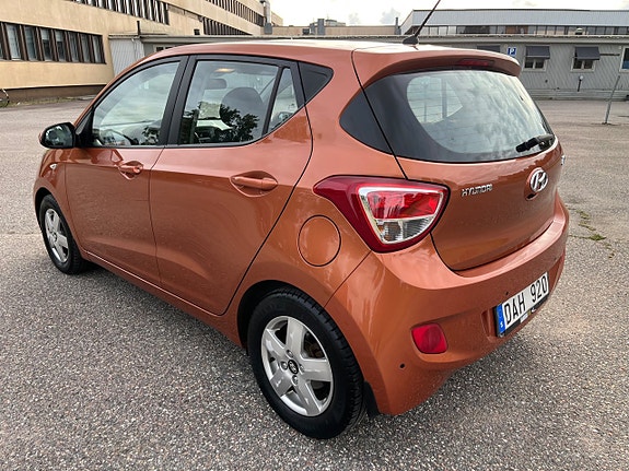 Hyundai i10 3 of 21