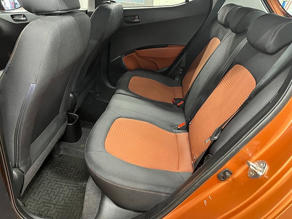 Hyundai i10 14 of 21