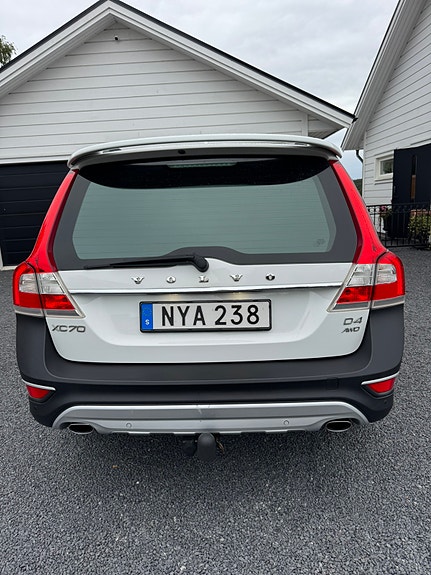 Volvo XC70 3 of 9