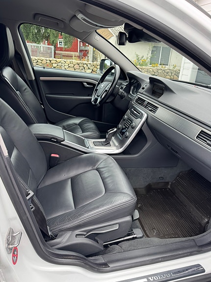 Volvo XC70 4 of 9