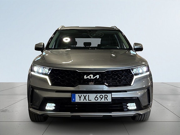 Kia Sorento 2 of 27
