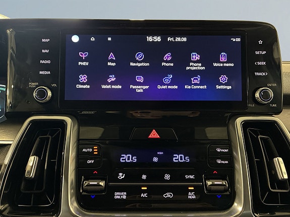 Kia Sorento 16 of 27