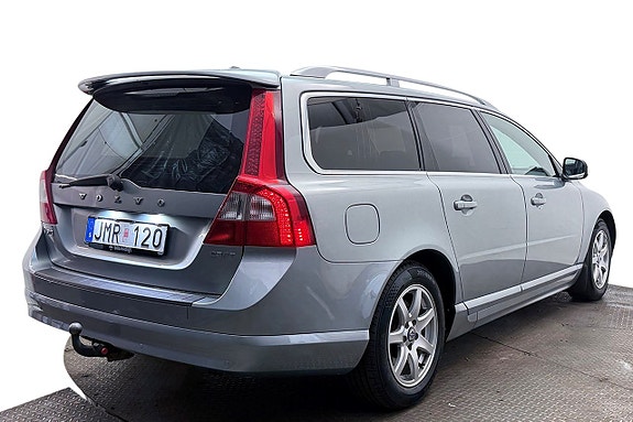 Volvo V70 6 of 29