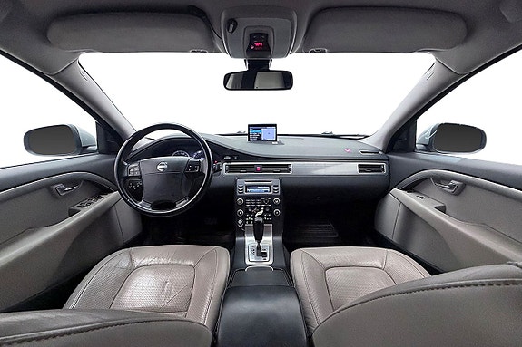 Volvo V70 17 of 29