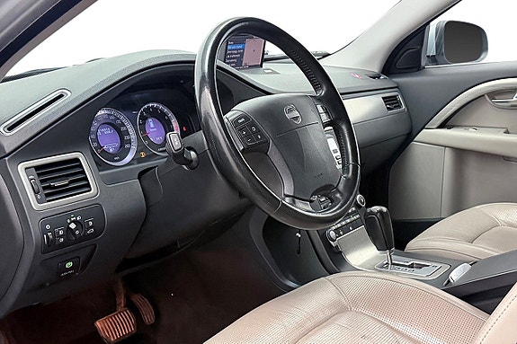Volvo V70 13 of 29