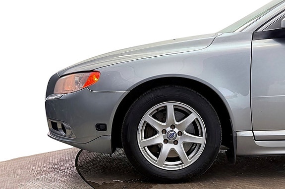 Volvo V70 11 of 29