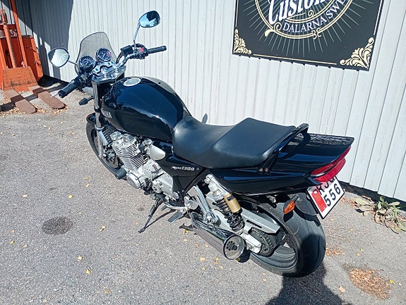 Yamaha XJR1300 1.3 6 of 8