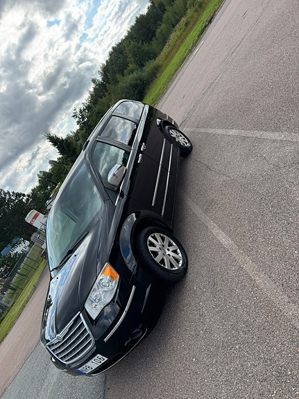 Chrysler Grand Voyager 2 of 10