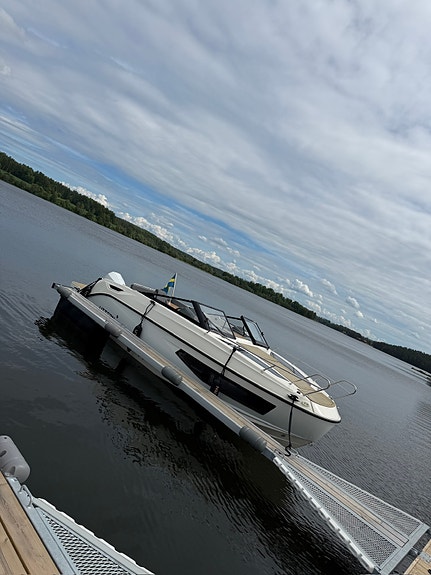 Uttern D70 Premium Edition – välutrustad med Mercury 225 hk 3 of 9