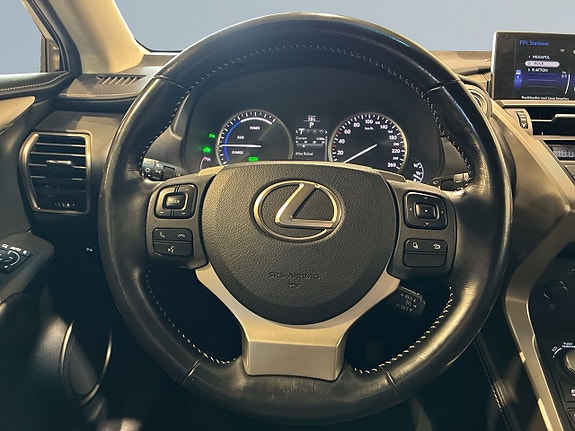 Lexus NX450h+ 9 of 21