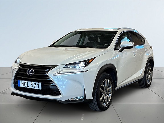 Lexus NX450h+ 16 of 21