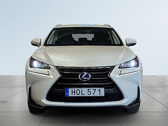 Lexus NX450h+ 2 of 21