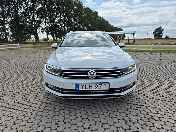 Volkswagen Passat 3 of 6