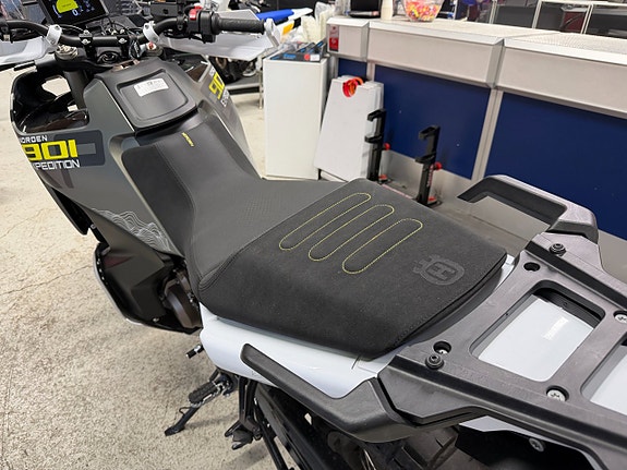 Husqvarna 901 Norden Expedition - Demo | Vad har du i inbyte? Ring oss så räknar vi på affären 3 of 7