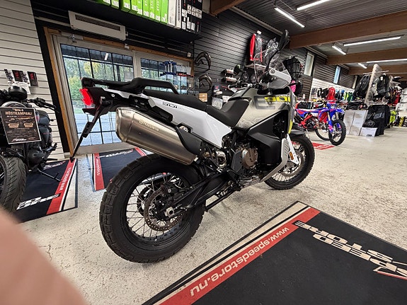 Husqvarna 901 Norden Expedition - Demo | Vad har du i inbyte? Ring oss så räknar vi på affären 4 of 7