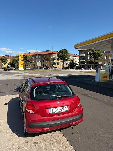 Peugeot 207 2 of 4