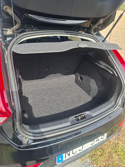 Volvo V40 7 of 9