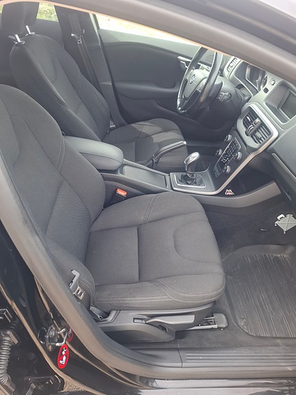Volvo V40 5 of 9
