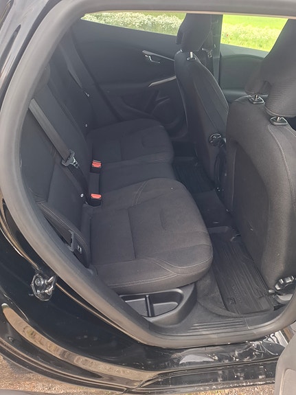 Volvo V40 6 of 9