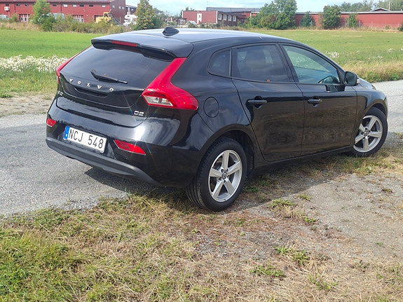 Volvo V40 3 of 9
