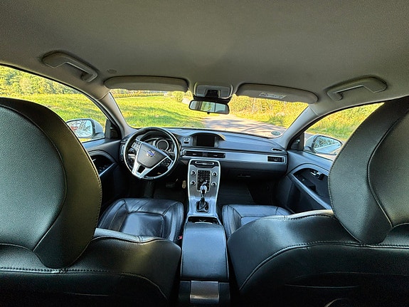 Volvo V70 3 of 10