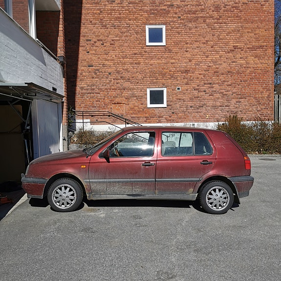 Volkswagen Golf III 2 of 7