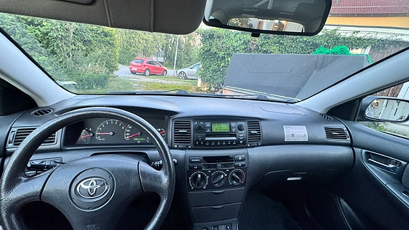 Toyota Corolla 2 of 7