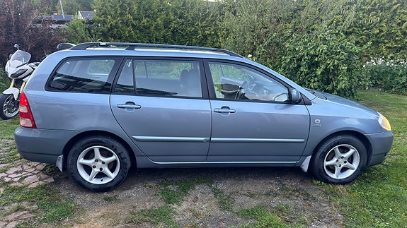 Toyota Corolla 6 of 7
