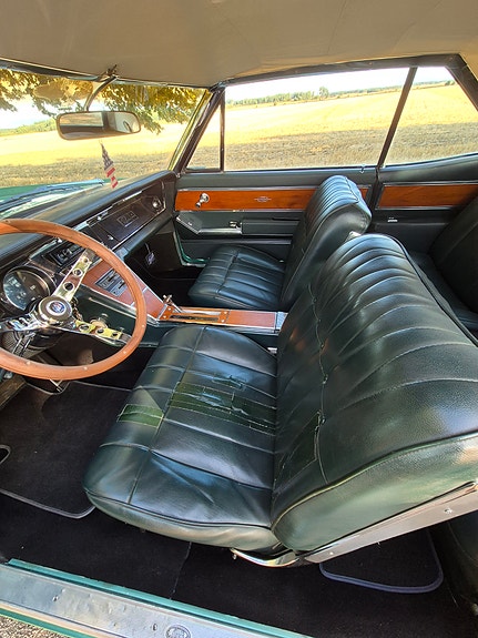 Buick Riviera 4 of 4