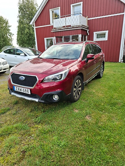 Subaru Outback 2 of 9