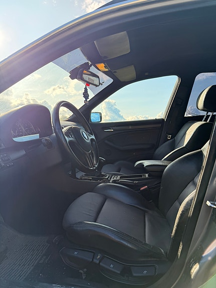 BMW 318i 6 of 7