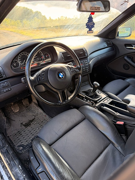 BMW 318i 5 of 7