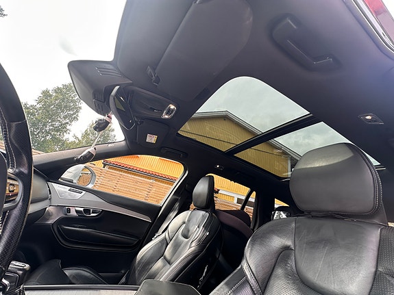 Volvo XC90 4 of 9