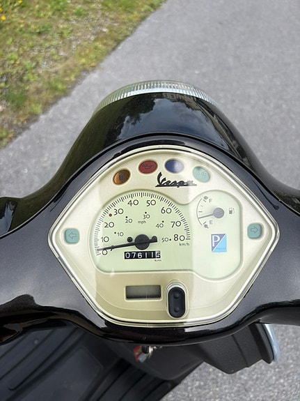 Piaggio Vespa LX 50 Touring 5 of 5