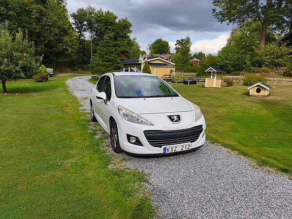 Peugeot 207 2 of 6