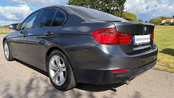 BMW 318d 3 of 12