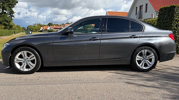 BMW 318d 2 of 12