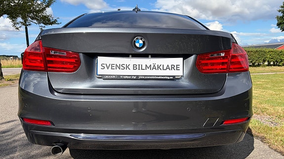 BMW 318d 4 of 12