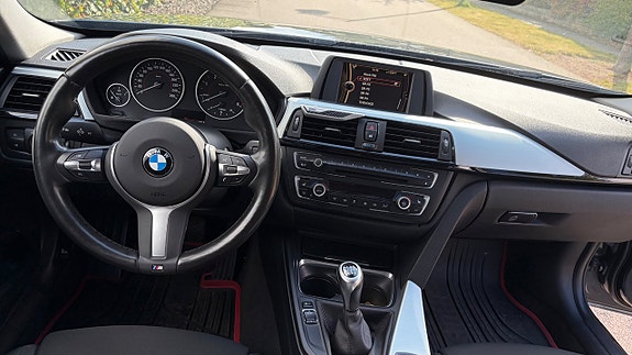 BMW 318d 8 of 12