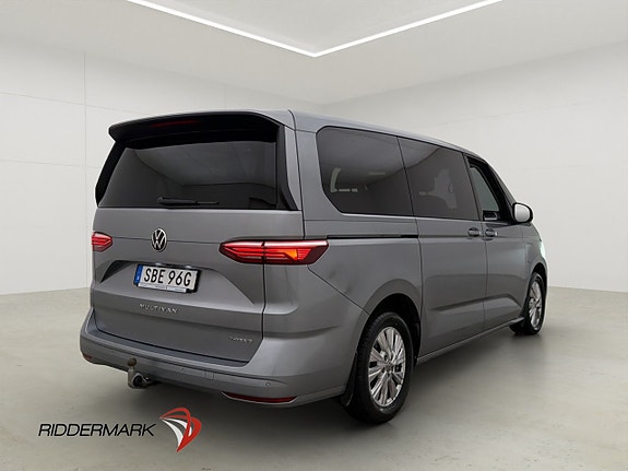 Volkswagen Multivan 9 of 30