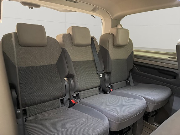 Volkswagen Multivan 30 of 30