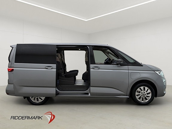 Volkswagen Multivan 12 of 30