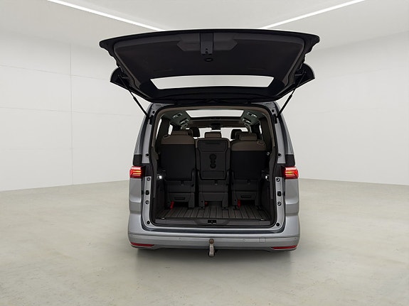 Volkswagen Multivan 11 of 30