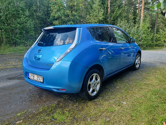 Nissan Leaf 5 of 8