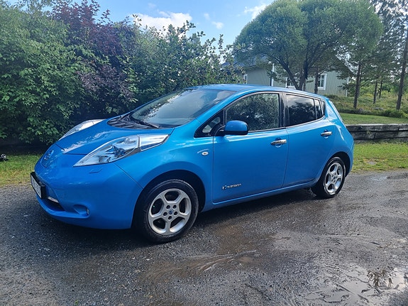 Nissan Leaf 3 of 8