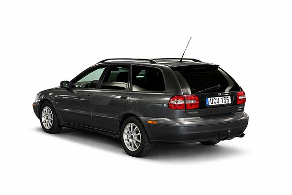 Volvo V40 3 of 11