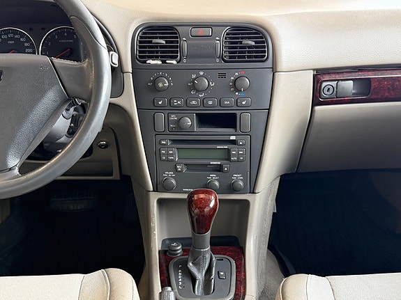 Volvo V40 8 of 11