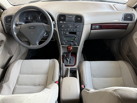 Volvo V40 7 of 11